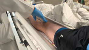 Árbitro é agredido por jogador durante partida de futebol de sete e apresenta queixa-crime