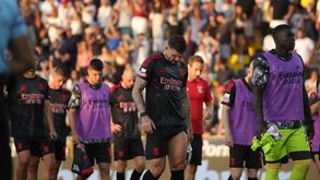 De jogadores a Rui Costa: as imagens da desilusão da comitiva do Benfica após derrota em Famalicão