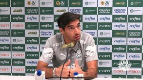 Abel Ferreira recorda expulsão frente ao Flamengo e aponta dedo ao VAR: «Foi uma sacanagem...»