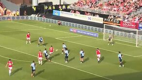 De levantar o estádio: Jack Marriott marca golaço no regresso do Wrexham à 3.ª divisão inglesa