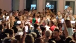 Iúri Leitão até levou as mãos à cabeça: milhares na rua em Viana do Castelo para receber o campeão olímpico