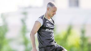 Nuno Santos já pisa o relvado