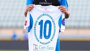 Ora tente lá contar: médio iraniano bate recorde de caracteres do nome na camisola