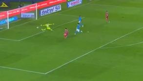 O dia em que Paulinho fez assistência para Maxi Araújo, avançado que está a caminho do Sporting