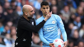 Guardiola diz que Cancelo não recebeu propostas e afirma: «Pode jogar no Man. City esta época»