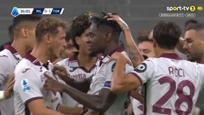 Início para esquecer: defesa do AC Milan atrapalha-se com a bola e marca autogolo