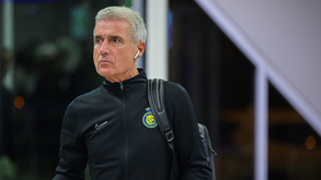 Empresário desmente rumores sobre saída de Luís Castro do Al Nassr: «Não fomos informados de nada»