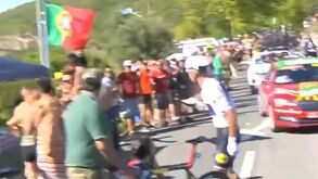 Mathias Vacek foi vítima de queda e acabou em bate boca com adepto na Batalha