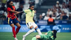 Jogadora do Brasil alimenta polémica com Espanha: «Olham para nós como se não fôssemos nada em campo»