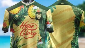 'The Piña Colada': será este um dos equipamentos mais estranhos da história do futebol?