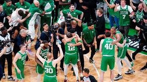Jeff Bezos quer ser patrão de Neemias Queta: Milionário equaciona compra dos Celtics