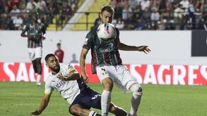 Ferro mantém lugar no onze do E. Amadora e aponta a regresso à Luz