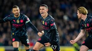 Phil Foden eleito jogador do ano em Inglaterra 