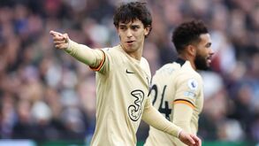 Jamie Carragher sobre João Félix: «Pergunto-me onde é que vai trocar de roupa no centro de treinos...»