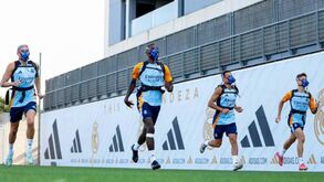 Por que razão os jogadores do Real Madrid correm de máscara? Merengues preparam-se para sobrecarga de jogos