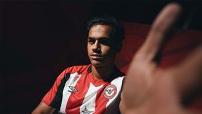 Fábio Carvalho explica saída do Liverpool: «Não vou apenas sentar-me no banco...»
