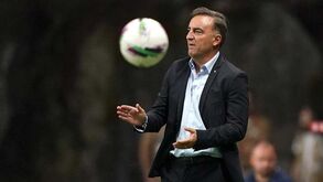 Carlos Carvalhal: «Faltou meter a bola dentro da baliza mais vezes»