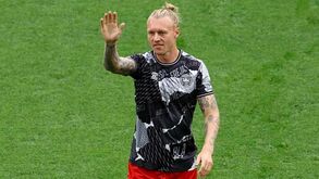 Simon Kjaer anuncia retirada da seleção da Dinamarca