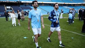Bernardo Silva envia presente e mensagem especial a Gündogan