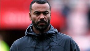 Ashley Cole quer juntar-se ao selecionador interino de Inglaterra