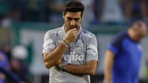 Claque do Palmeiras emite comunicado e acusa Abel Ferreira de 