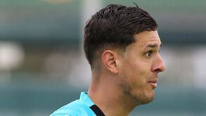 Jhonatan atinge novo máximo de defesas na Liga