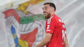 As notas dos jogadores do Benfica diante do Estrela: Kökçü dá dinâmica e reclama estatuto