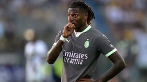 Gesto de Rafael Leão gera polémica e jogador defende-se: «Vejo com cada opinião... É desumano»