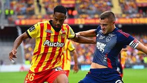 Lens vence e junta-se ao topo da Liga francesa