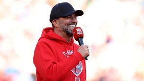 Klopp revela qual o jogador do Liverpool que ainda o deixa de boca aberta: «É ridículo...»