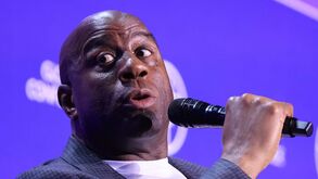 Magic Johnson 'picado' com Anthony Edwards: «Não respondo a miúdos que nunca ganharam um campeonato»