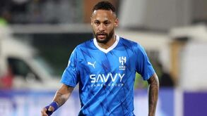 Assessoria de Neymar desmente interesse do jogador no Barcelona: «É uma tremenda falta de respeito»