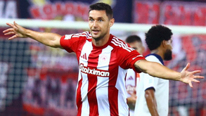 Grécia: Olympiacos triunfa com golo de Yaremchuk