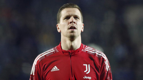 «É a altura de dar toda a atenção à minha família»: Szczesny despede-se dos relvados aos 34 anos