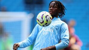 Notícia Record: Issa Kaboré é reforço do Benfica