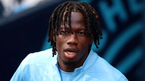 Paulo Duarte 'apresenta' Issa Kaboré: «Arrasta a equipa para o ataque e galga facilmente 20 ou 30 metros»