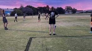 Flying Bats FC: o clube australiano que está a gerar polémica por ter cinco jogadoras transgénero