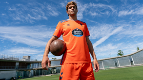 Celta de Vigo oficializa Marcos Alonso e apresenta o terceiro equipamento para 2024/25