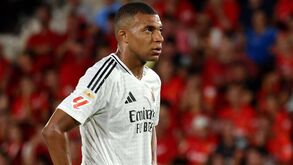 «Ronaldo é o melhor de sempre, este anão não é o meu GOAT»: conta de Mbappé no X foi pirateada