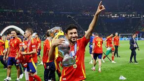 Jesús Navas anuncia retirada da seleção espanhola 