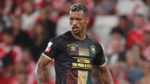 Campanha na camisola frente ao Benfica vale multa de 204€ ao E. Amadora