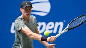 Jannik Sinner garante terceira do ronda do US Open 