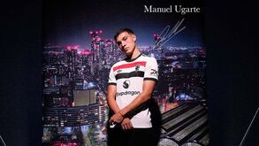 Oficial: Man. United contrata Ugarte ao Paris Saint-Germain