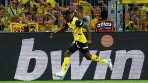 A seguir na Bundesliga: um goleador com 18 anos e nova estrela inglesa do Dortmund