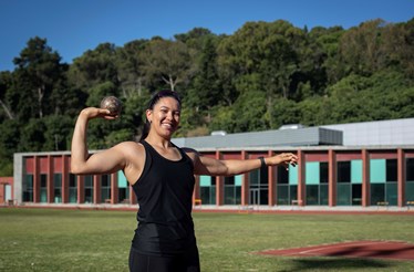 A lançadora do peso Eliana Bandeira revela o truque para recuperar do treino