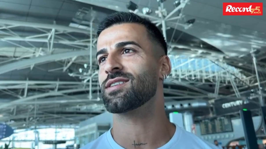 Criativo Tiago Silva foi o porta-voz da equipa na hora da partida