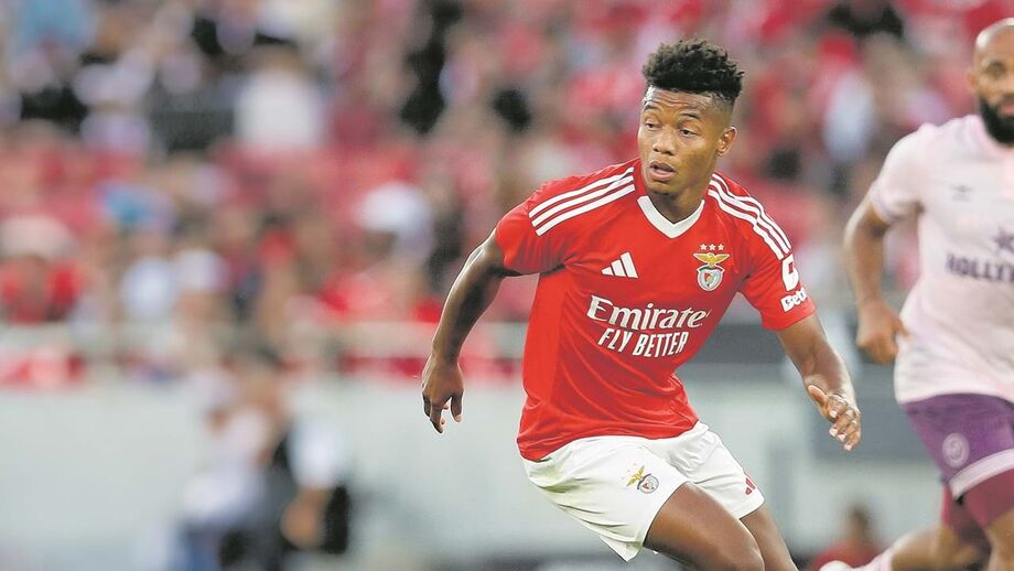 Neres é considerado prioritário no Nápoles