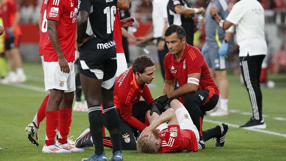 Beste saiu lesionado do jogo com o Casa Pia. Mas não foi o único