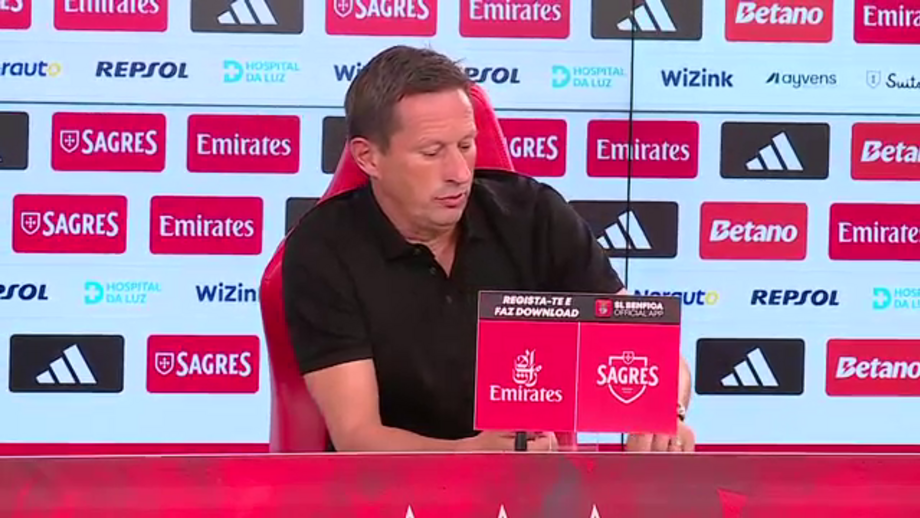 Treinador do Benfica diz estar "muito contente" com os dois jogadores que têm assumido a titularidade no 'miolo'