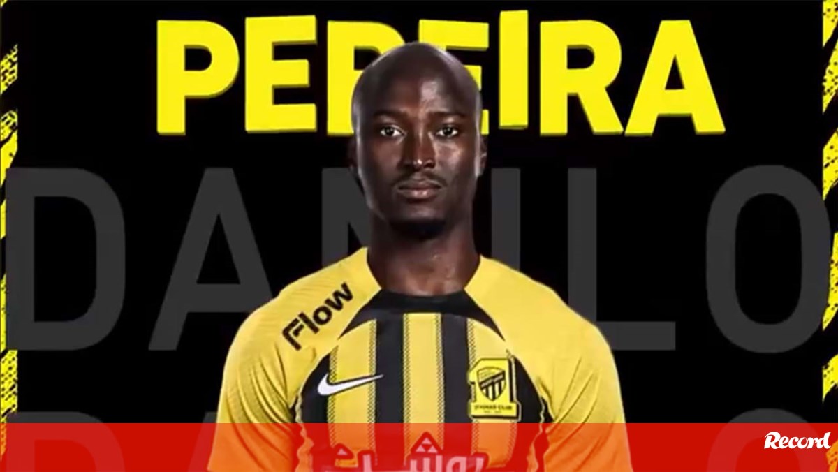 Oficial: Danilo Pereira é reforço do Al-Ittihad